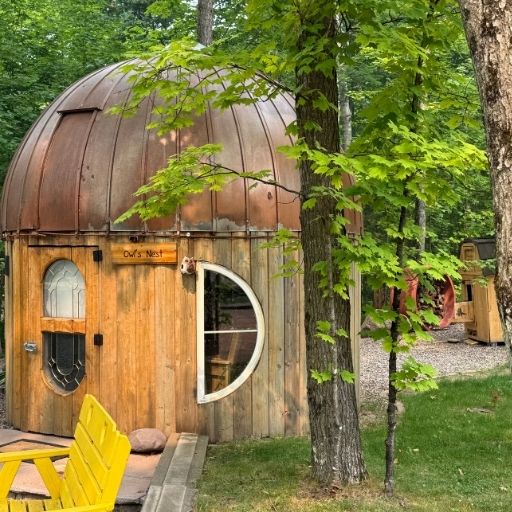 Owl’s Nest glamping cabin at Friedenswald.